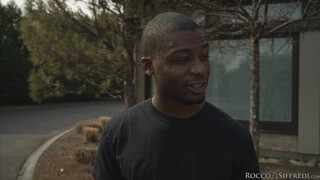 Две студентки сняли на улице парней и трахнулись с ними в анал, а чего тянуть