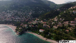 Белокурая жена Marilyn Crystal от души дала в анал и отсосала мужу